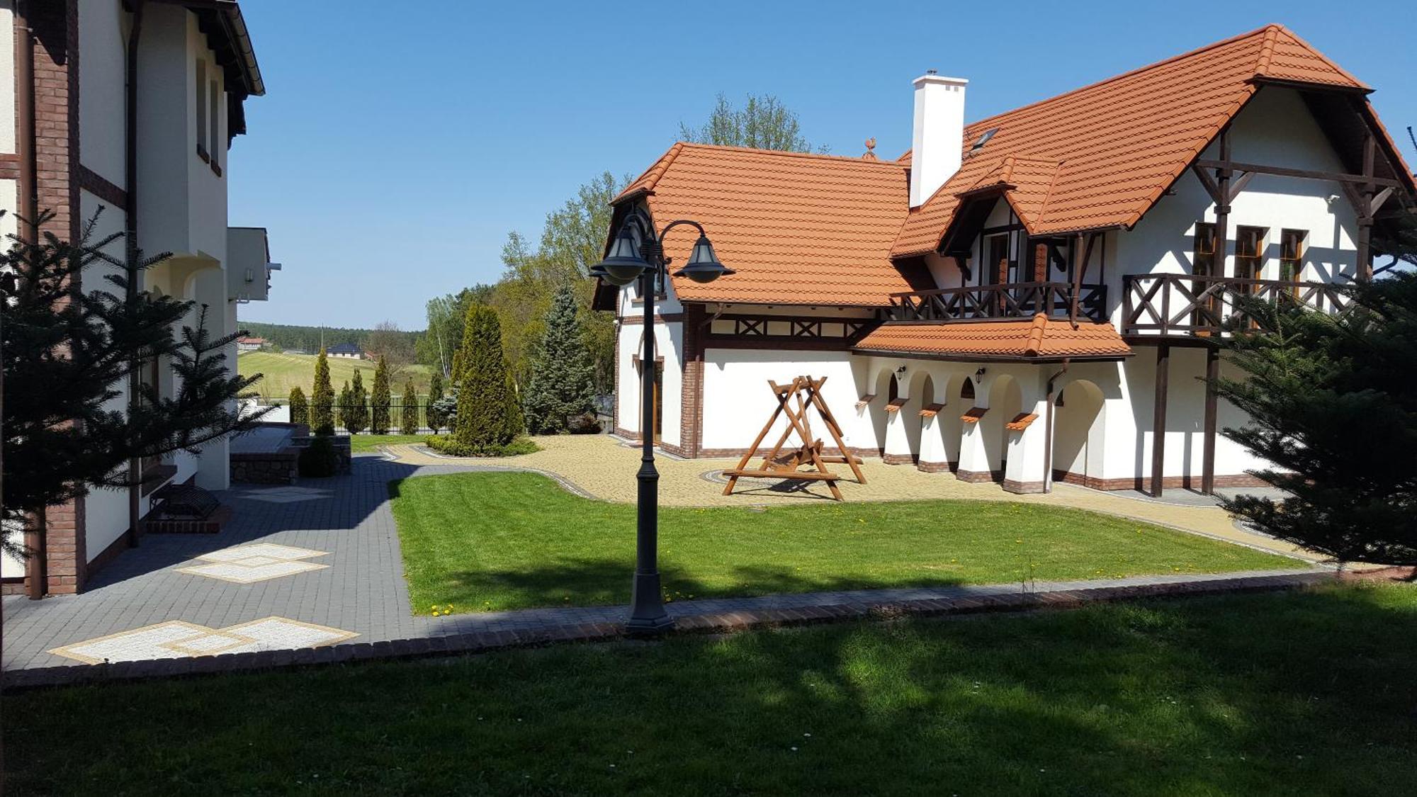 Hotel Krysztalowy Dworek Zbychowo Exterior foto